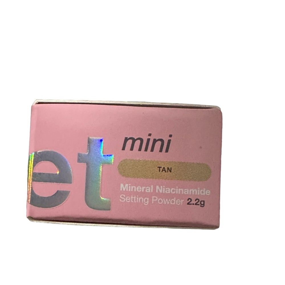 New Toya Factory Mineral Niacinamide Setting Powder Mini in Tan